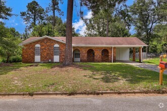 Building Photo - 2408 Southdale Dr