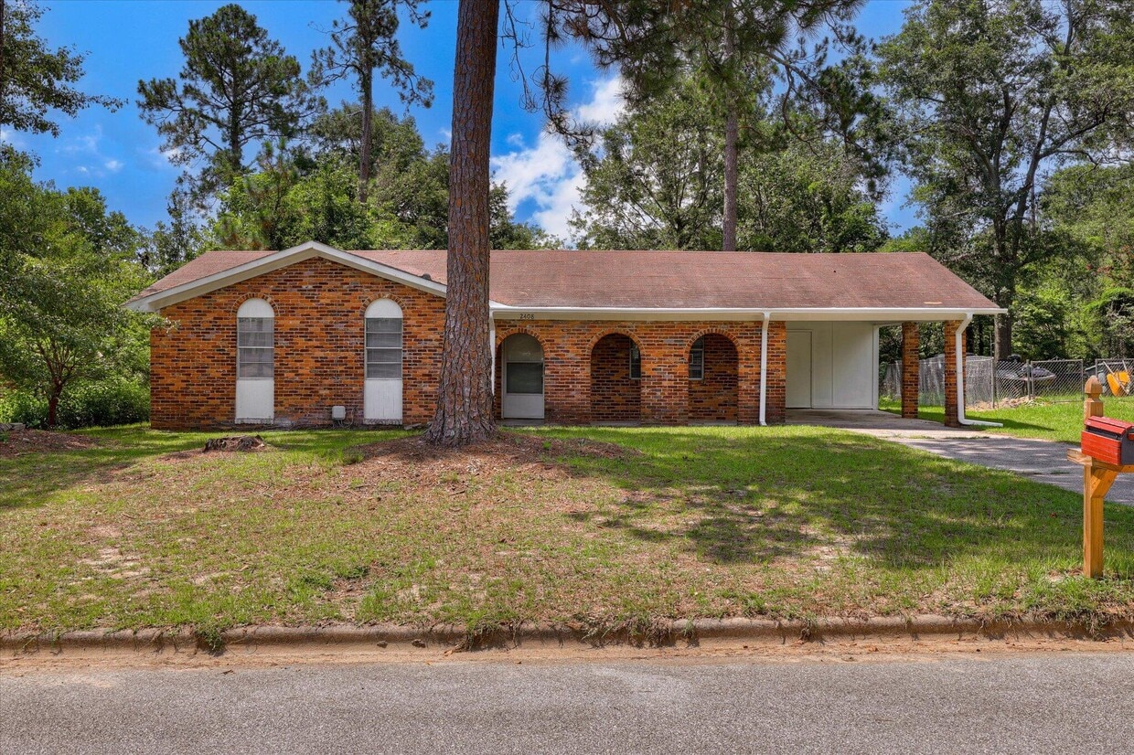 Primary Photo - 2408 Southdale Dr