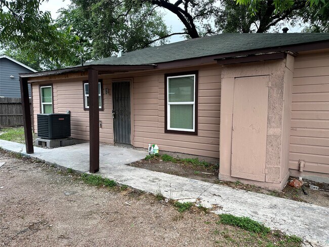 Building Photo - 6911 Bauman Rd