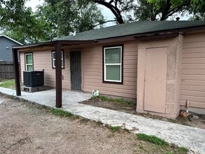 Building Photo - 6911 Bauman Rd