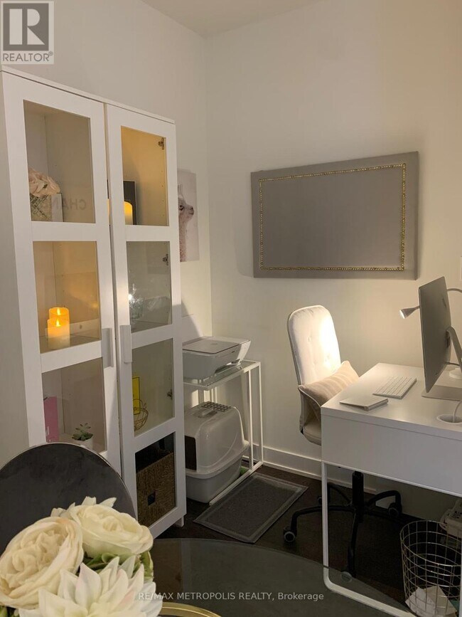 Photo du bâtiment - 27 Bathurst St