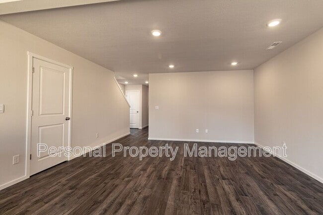 Building Photo - 242 N Layla Pl