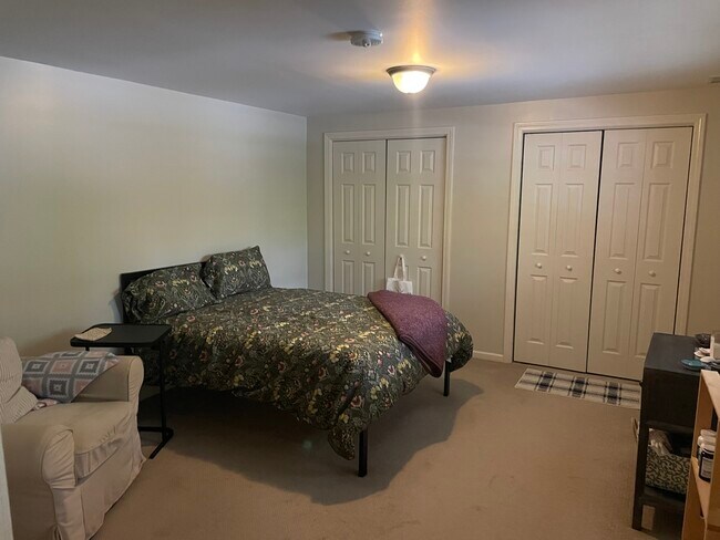 Bedroom - 1975 Little Meadow Rd