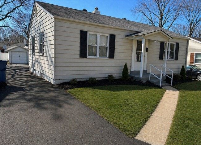 Building Photo - 9448 Harold Dr