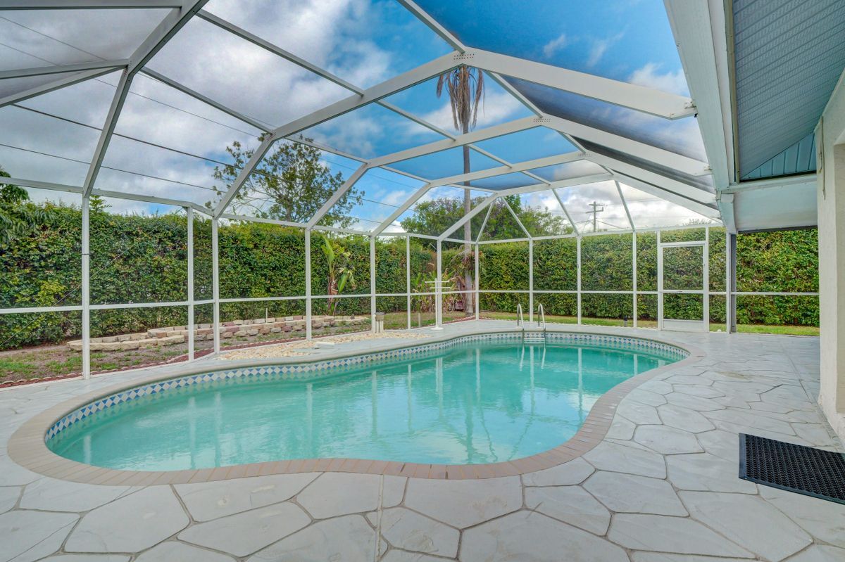 Foto principal - 3035 42nd Terrace SW