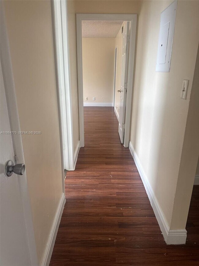 Foto del edificio - 7779 Tam Oshanter Blvd