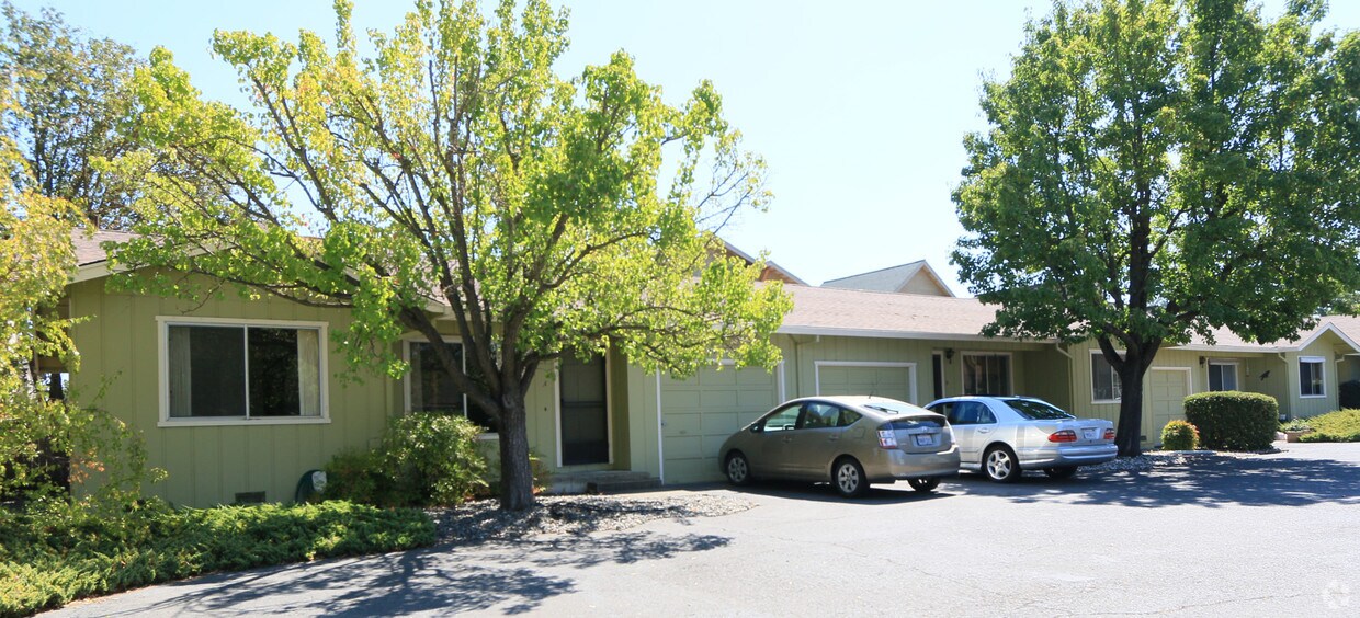 Building Photo - 199 W Macarthur St