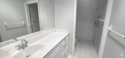Building Photo - 451 10th Pl