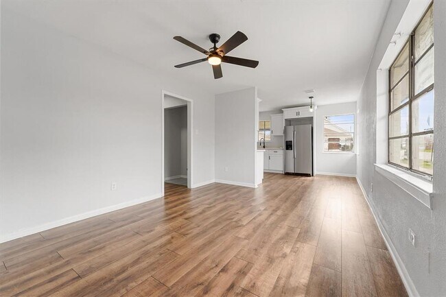 Foto del edificio - 4303 Chapman St