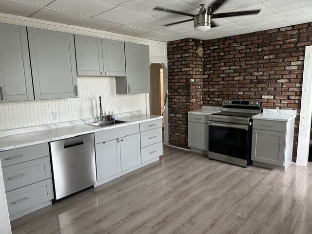 Kitchen - 146 Edson Ave
