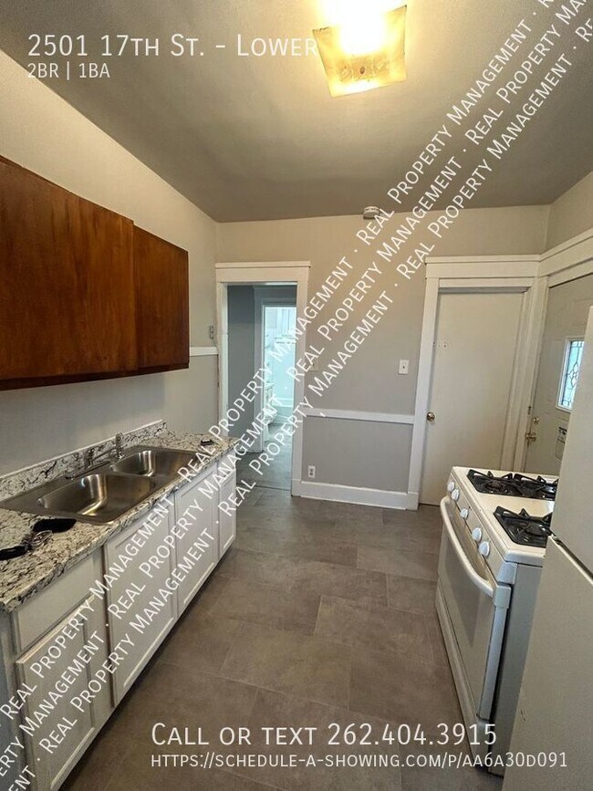 Building Photo - Two Bedroom Lower