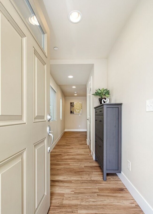 Foto del edificio - Beautiful 4-bedroom 3.5-bathroom property ...