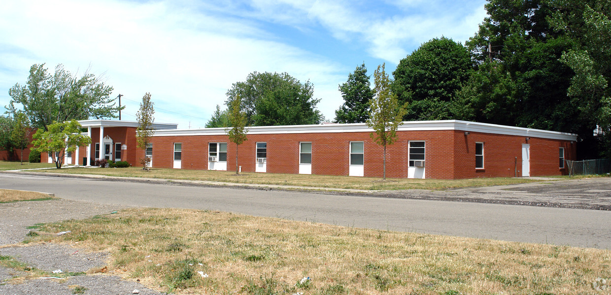 Building Photo - Poplar Place Apartments