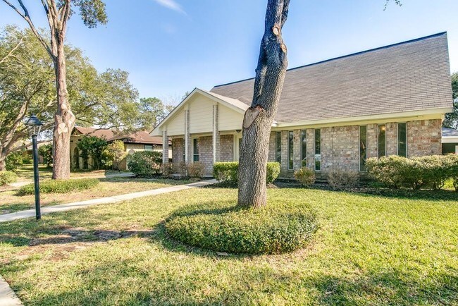 Building Photo - 9830 Sageaspen Ln