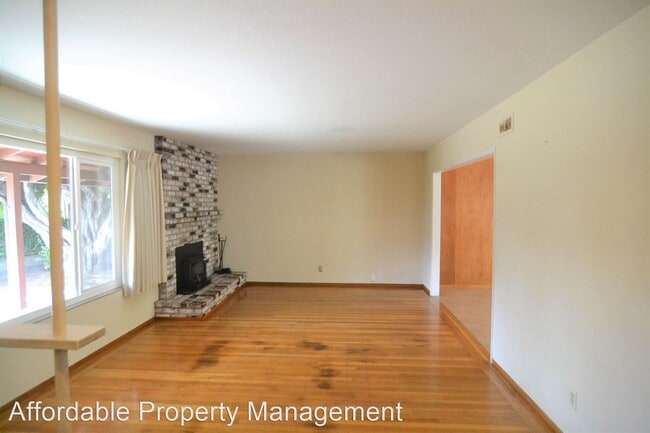 Building Photo - 3 br, 2 bath House - 25883 Peterman Avenue
