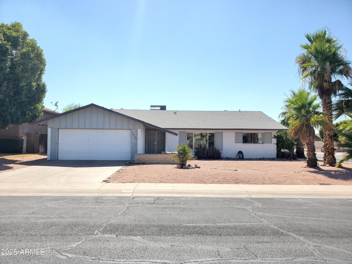Foto principal - 4404 S McAllister Ave