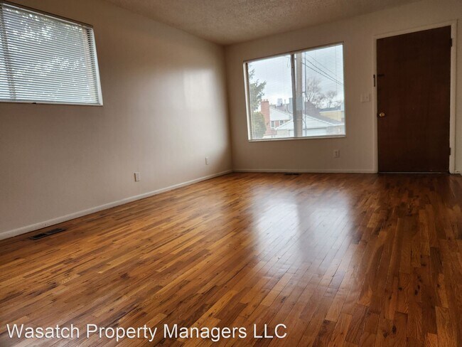 Building Photo - 2 br, 1 bath House - 663B Crystal Ave