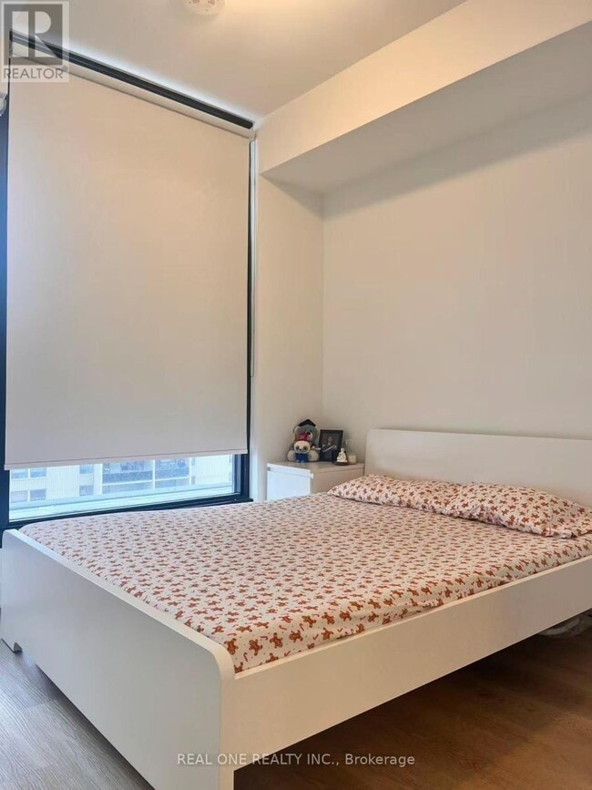 Photo du bâtiment - 86 Dundas St E