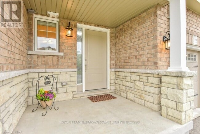 Building Photo - 172 Summit Ridge Dr
