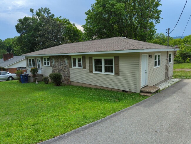 Foto del edificio - 3415 Hartford Dr