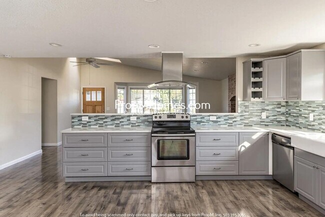 Foto del edificio - Updated Three Bedroom Gem in Wilsonville!