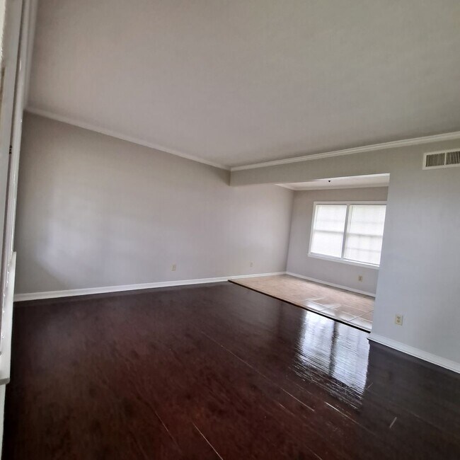 Foto del edificio - 3083 Winchester Rd