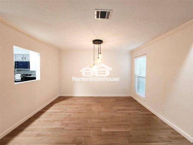 Foto del edificio - 12800 Briar Forest Dr