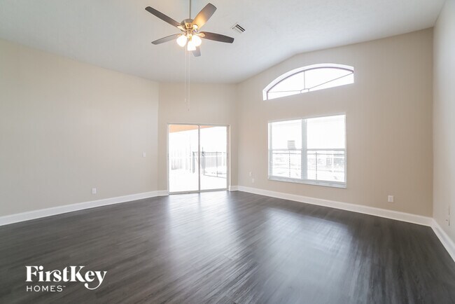 Building Photo - 9812 Cristina Dr