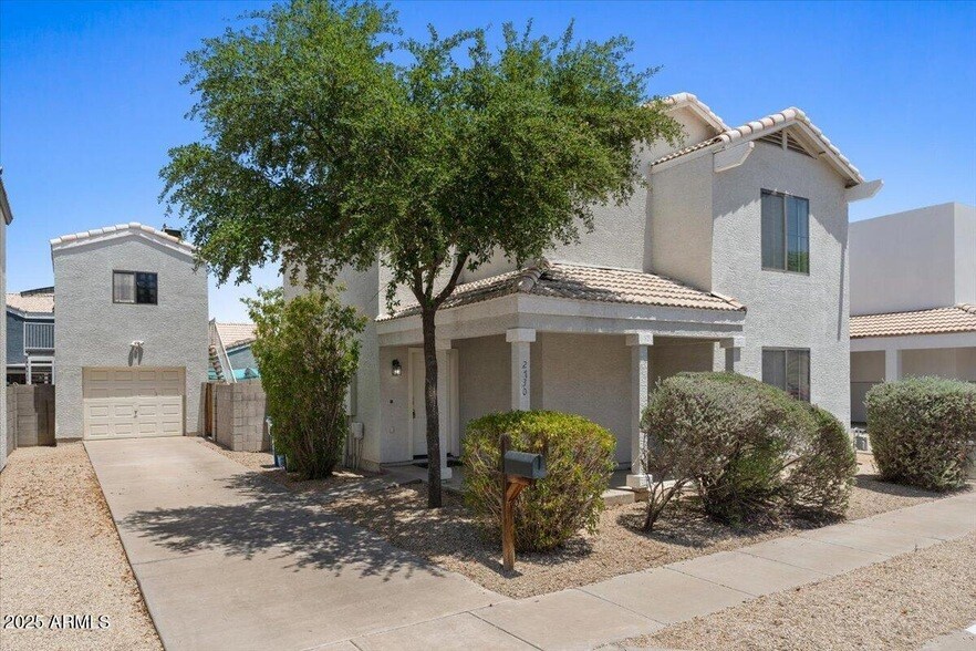 Foto principal - 2730 E Cambridge Ave