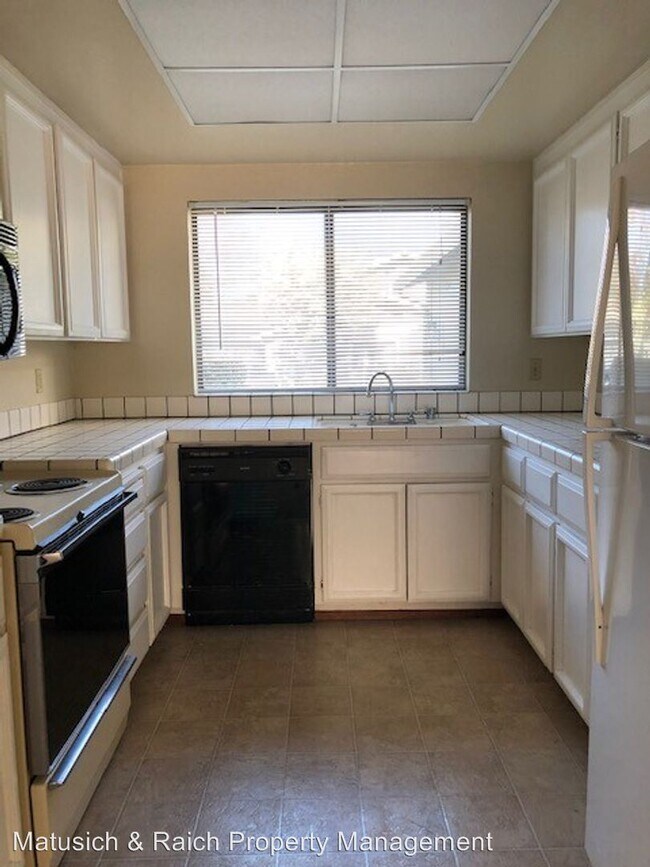 Building Photo - 2 br, 2 bath House - 4952 Red Creek Dr.