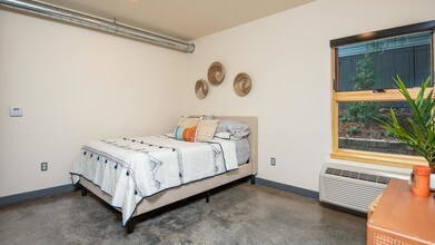 Second Bedroom - Sunshine Portland