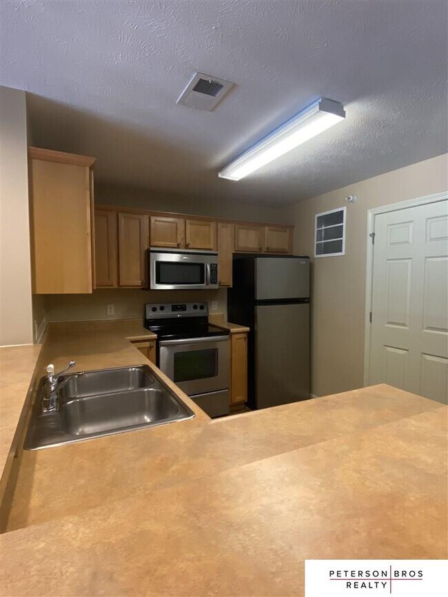 Foto del edificio - 4880 S 131st St