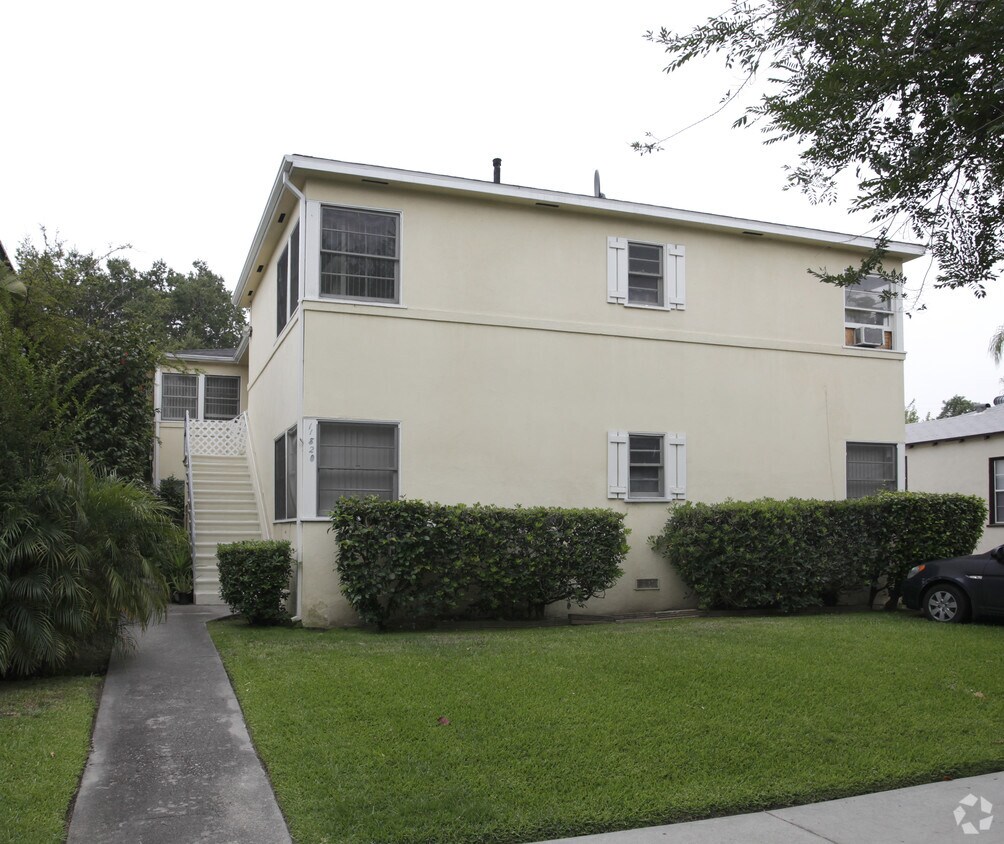 Building Photo - 11820 Magnolia Blvd