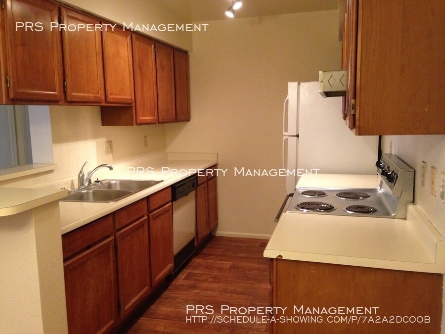 Primary Photo - 10610 S 48th St