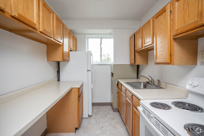 Interior Photo - Carol Shamrock Apartments
