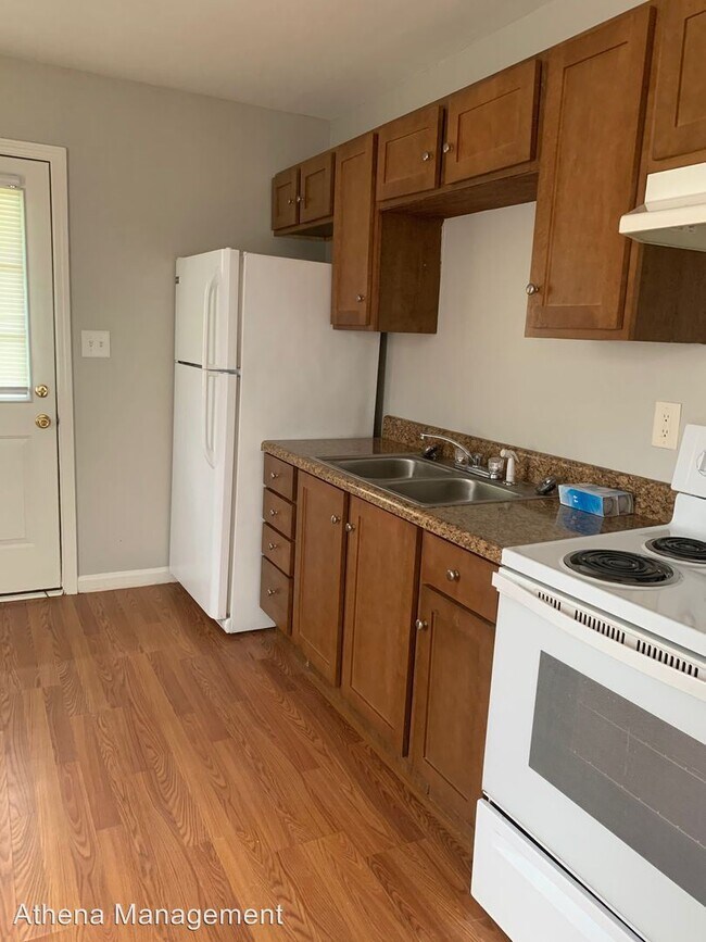 Building Photo - 2 br, 1 bath House - 155 A Springtree Road