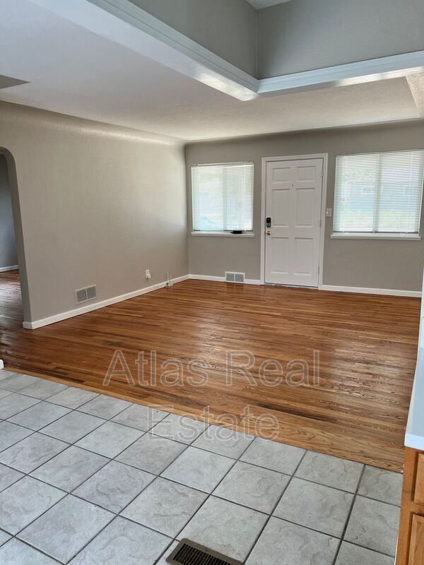 Foto del edificio - 2241 N Moline St