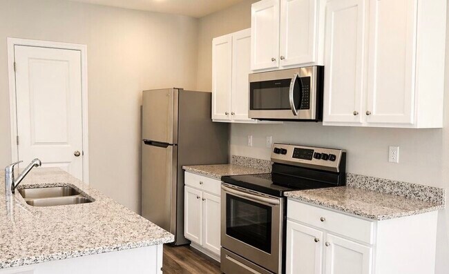 Foto del edificio - 404 Oakwood Dr NW