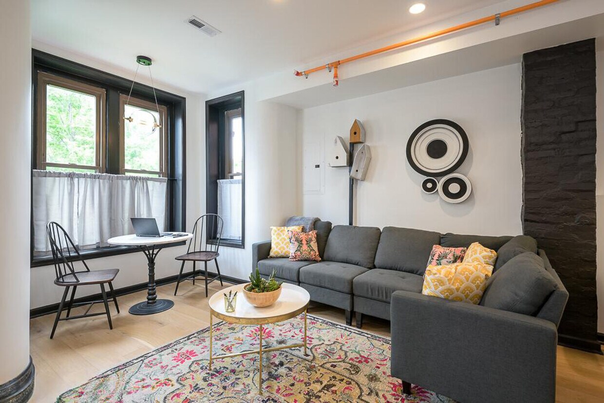 Foto principal - 1322 9th St NW