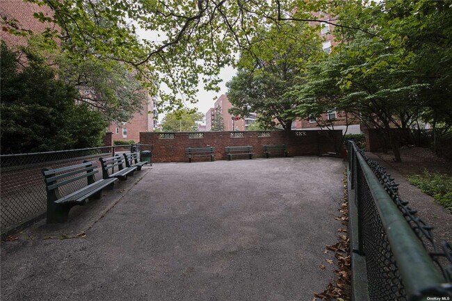 Building Photo - 66-01 Burns St