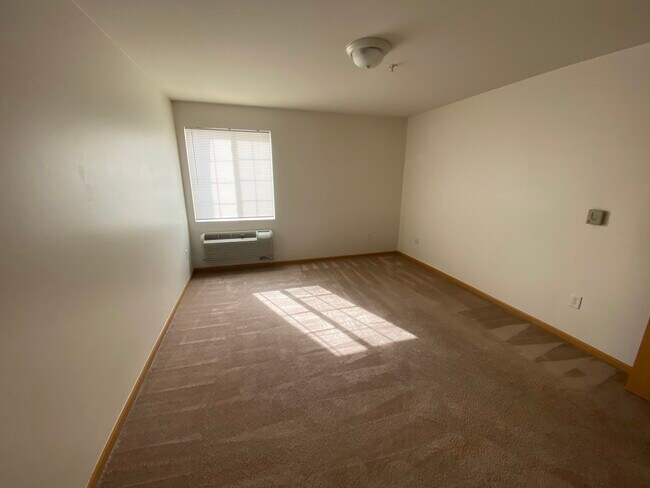 Building Photo - 122 Bertram Dr