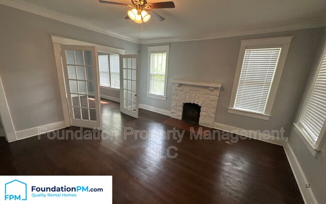 Building Photo - 1762 Lawrence Ave