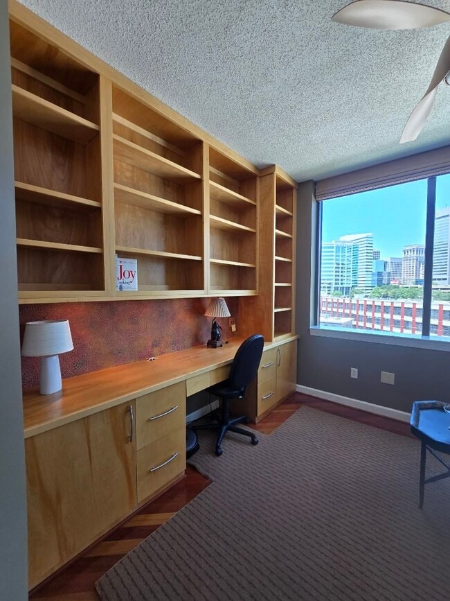 Building Photo - 1101 Haxall Point