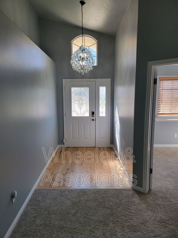 Building Photo - 1106 E 2625 N