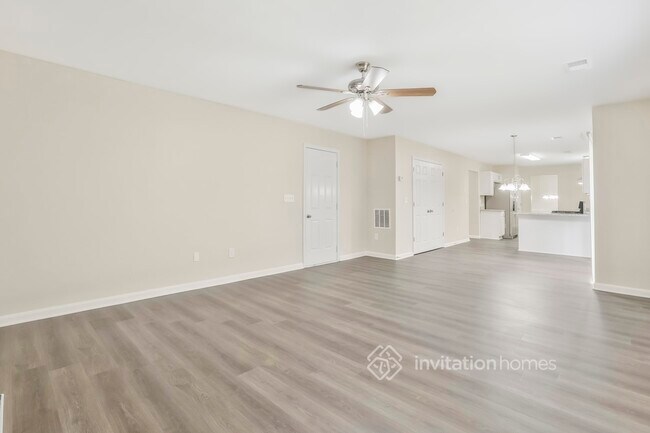 Foto del edificio - 7843 Providence Point Way