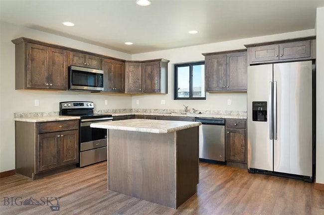 Foto del edificio - 1305 Beeker Ln