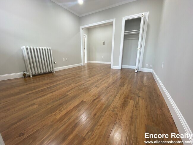 Building Photo - 33 Highgate St