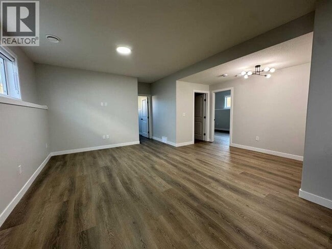 Building Photo - 10210-10128 128 Ave