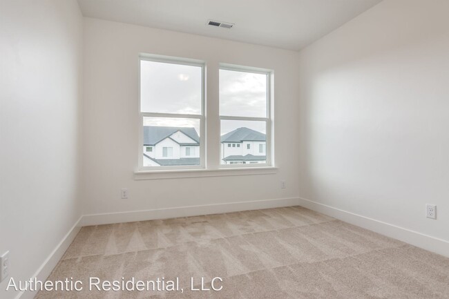 Building Photo - 4 br, 3.5 bath House - 149 N Stonegate Drive