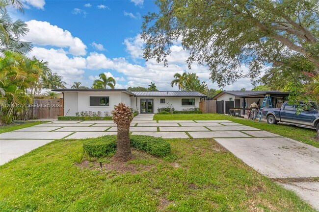 Foto del edificio - 1713 SW 5th St